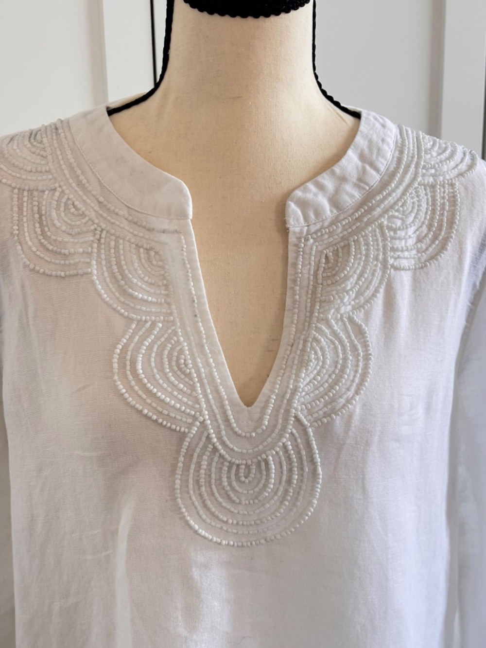 Vineyard Vines White Beaded Linen Tunic Top | Size M | Long Sleeve | White-on-Wh - Picture 2 of 8